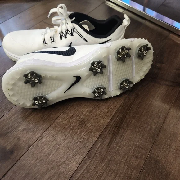 Nike White Football Shoes For Women - Picture 3 of 4